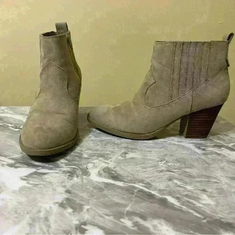 Carlos by Carlos Santana Women's Daisy Block-Heel Booties Doe Beige Size 8M - Picture 9 of 13